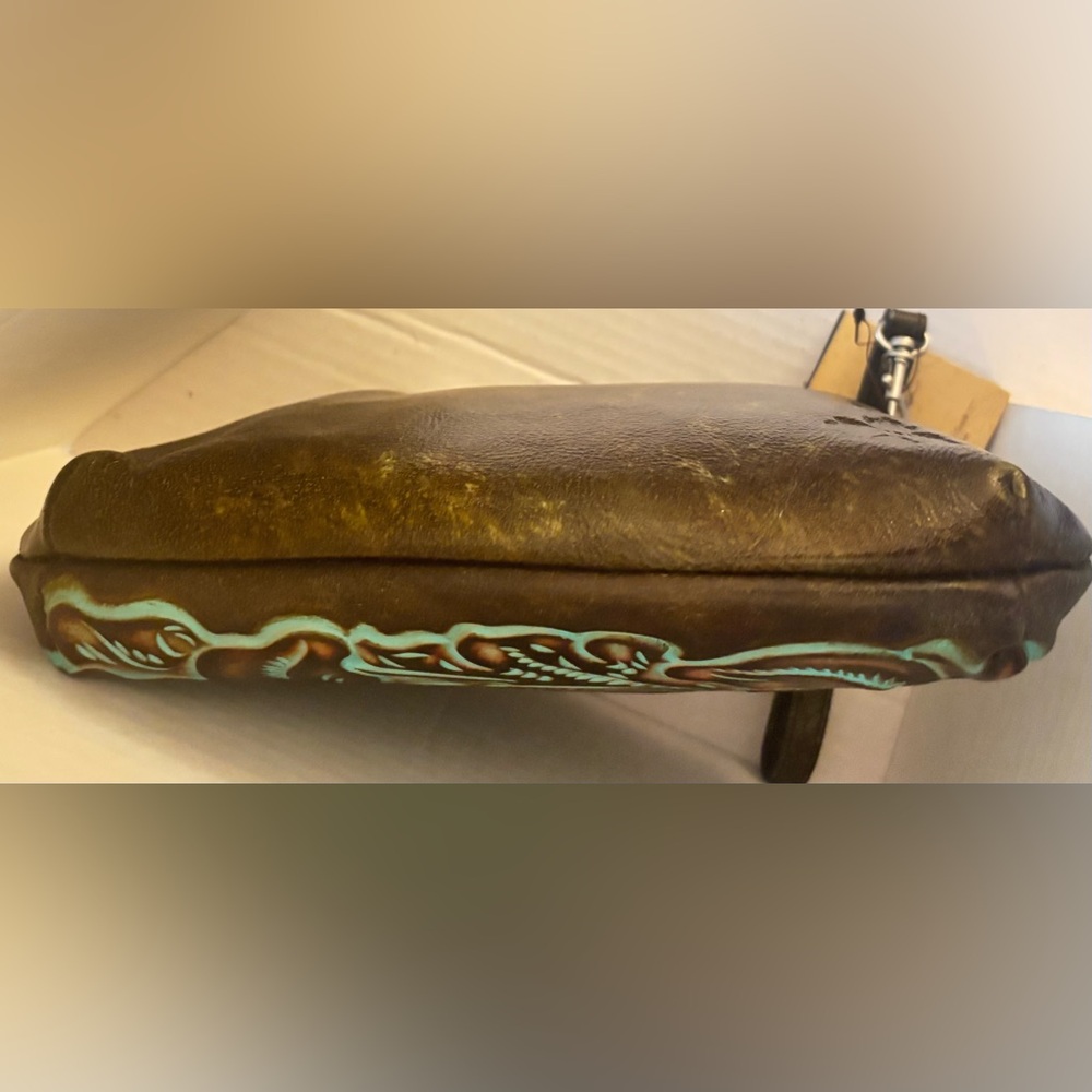 PATRICIA NASH SAVENA TURQUOISE TOOLED LEATHER FRAMED KISS-LOCK WRISTLET - Picture 9 of 15